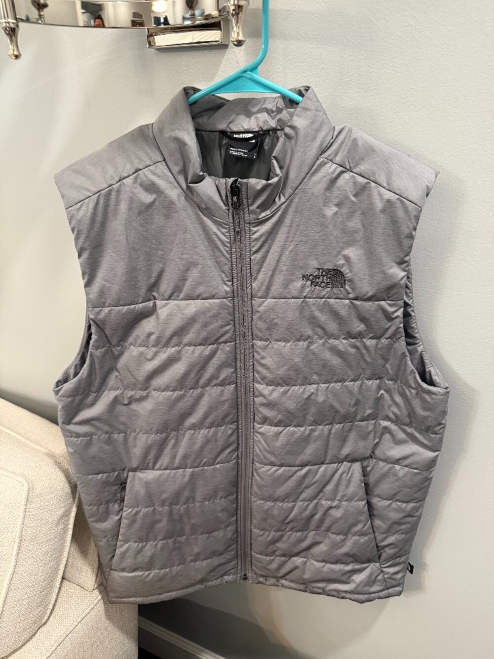 North Face Men's Gray Puffer Vest - Size Large